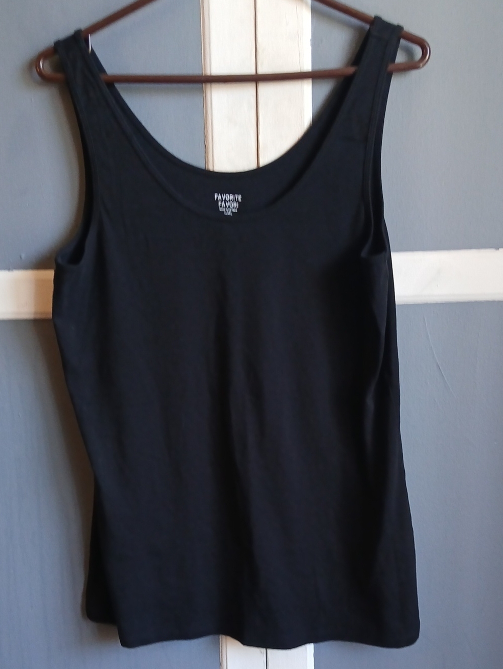 GAP Black Scoop Neck Tank Top